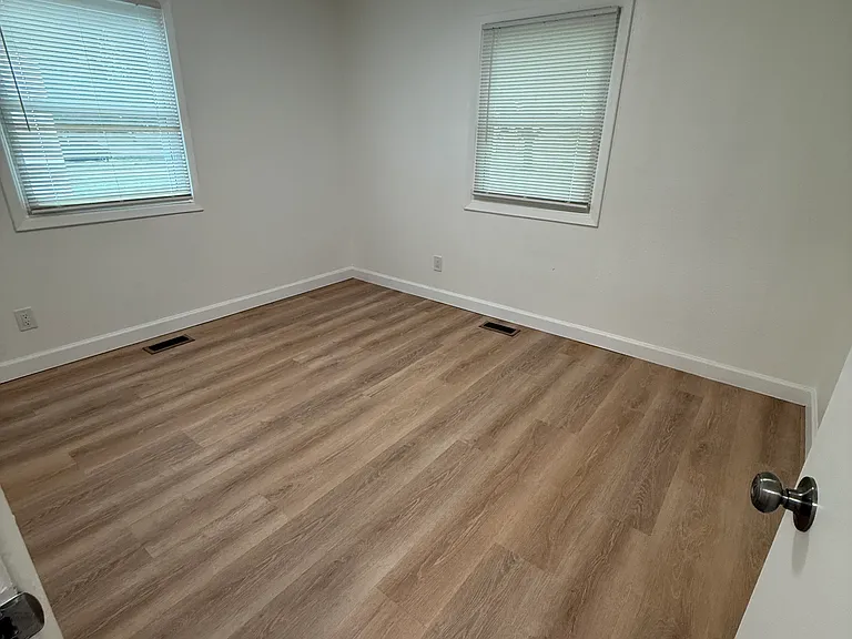 1617 E Arnold St — Photo 8