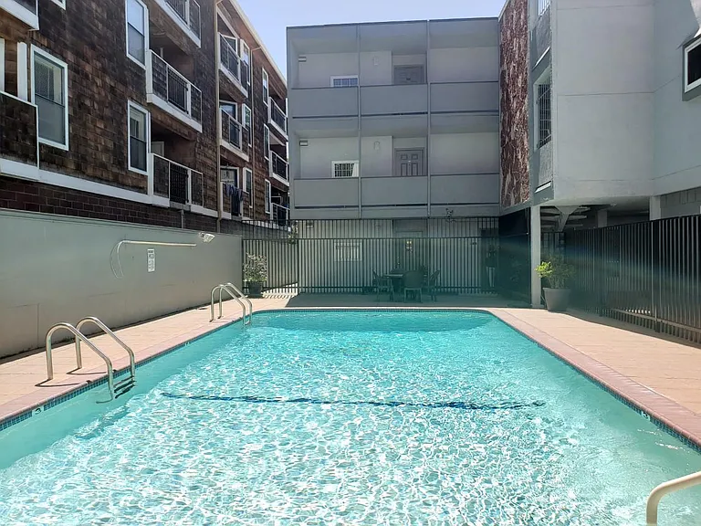 1501 Detroit Ave — Photo 24