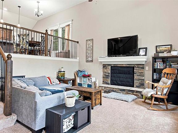 5th image of 16805 Juniper Dr