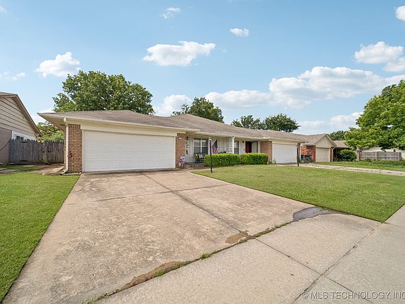 4th image of 6920 E 46th Pl #6922