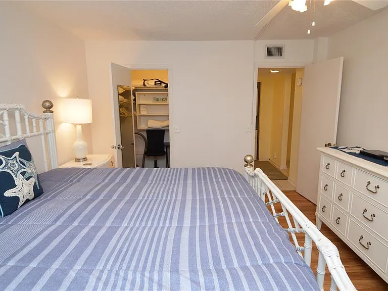 18650 Gulf Blvd #305 — Photo 35