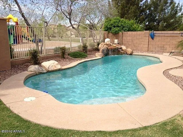 1281 E Canyon Creek Dr — Photo 2