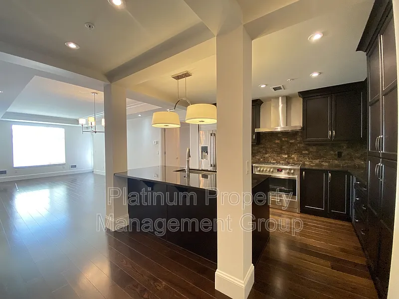 2 bed, 2.0 bath, 1262 sqft, $2,700 — Photo 3