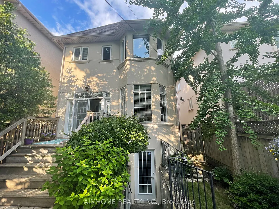 10 Hoyle Ave
