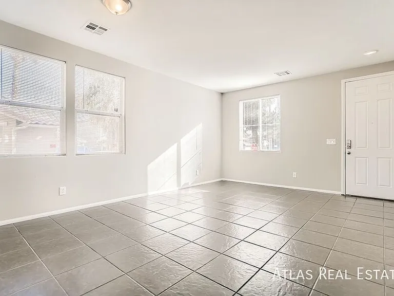 3528 Colby Creek Ave — Photo 10