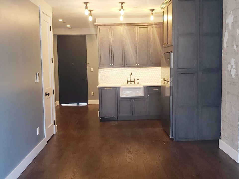 1st image of 61 Metropolitan Ave #409