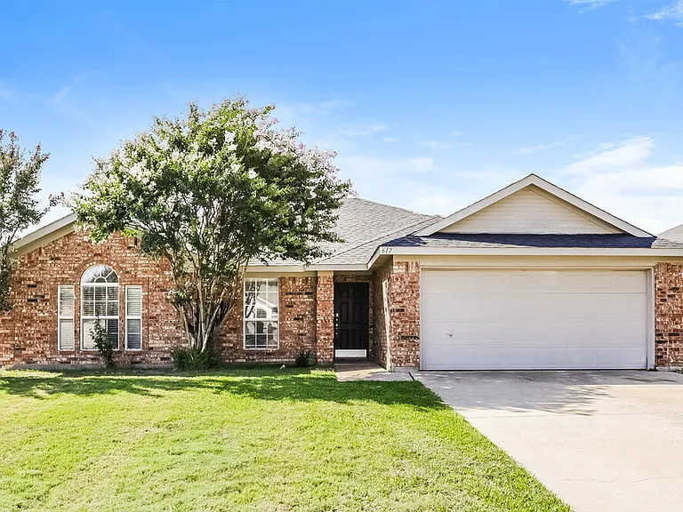 617 Saint Eric Dr — Photo 1