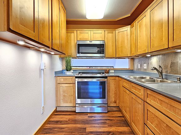 2nd image of 6133B Summer St #6133B