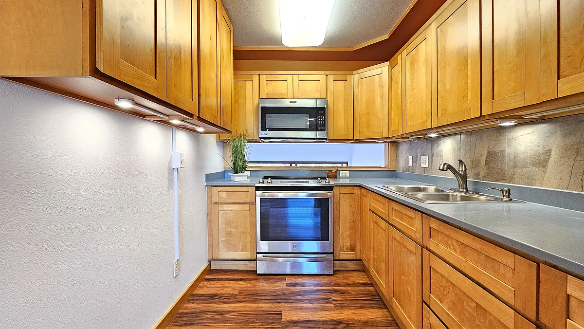 Building Photo - 6133 Summer St #6133B