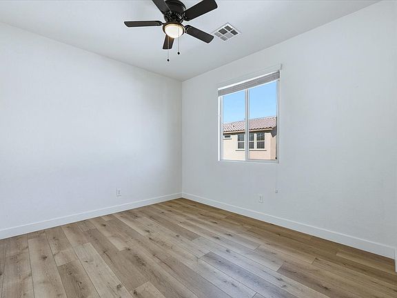 20-10260 Western Pine Ave_10222025