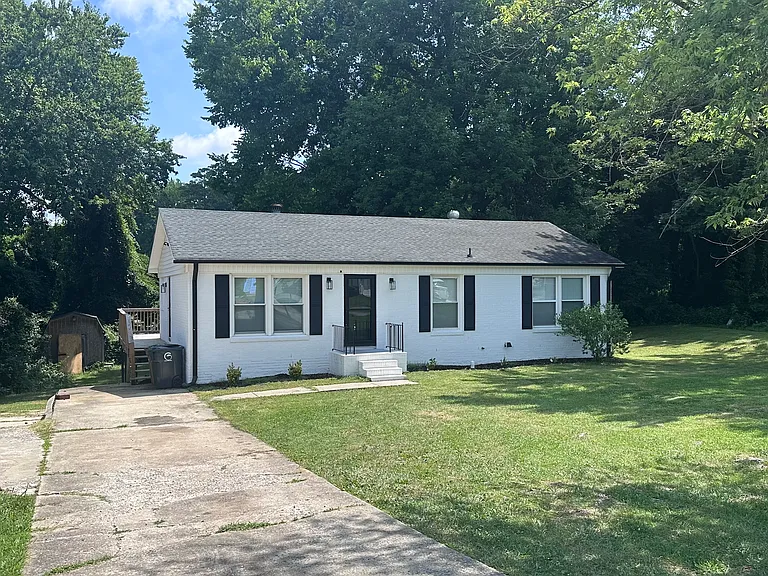 2909 Woodhill Ln — Photo 8
