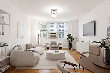 240 East 35th Street #1F image 1 of 4