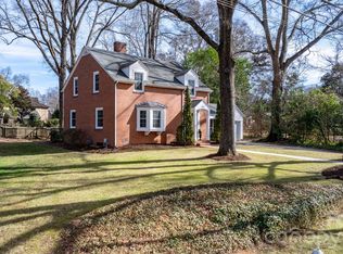 530 7th St NW, Hickory, NC 28601