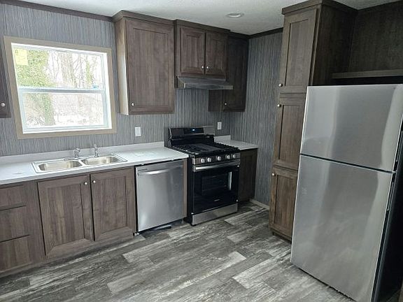 4th image of 1 Victory Ave #71B