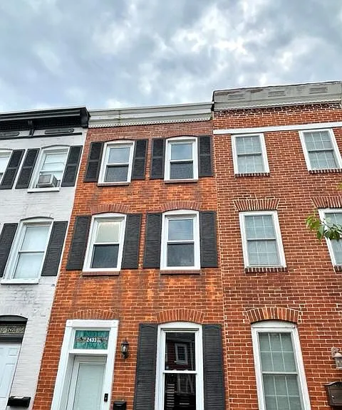 2433 Foster Ave — Photo 2