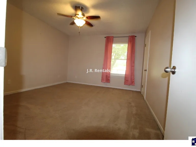 616 Manning Dr — Photo 15