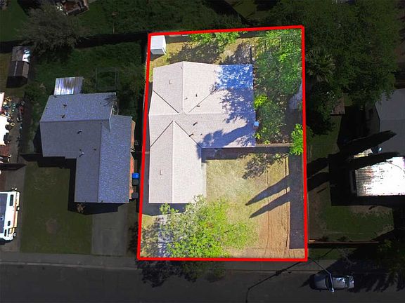 3rd image of 706 Northampton Dr