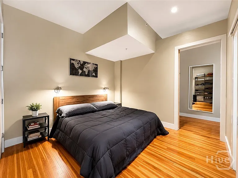 122 W Broughton St #202 — Photo 8