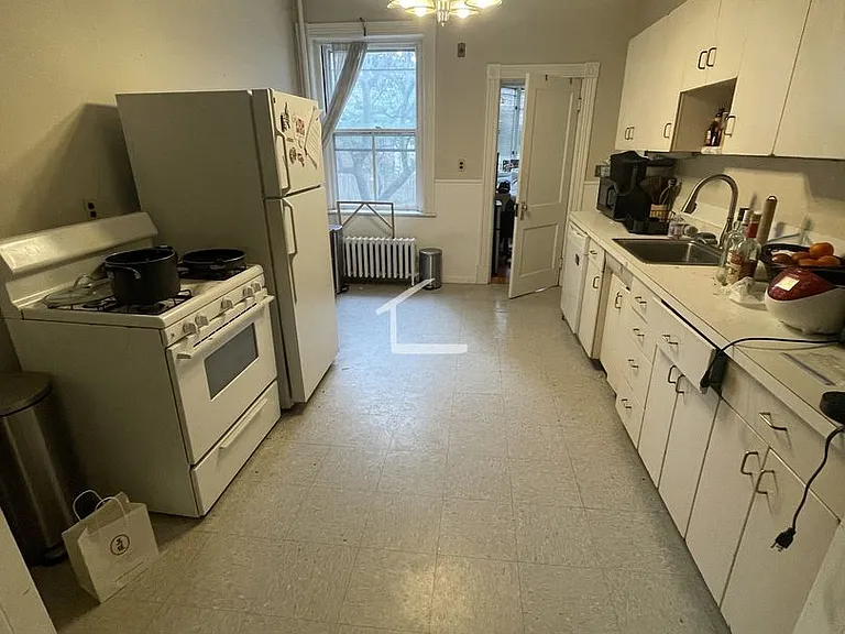 12 Euston St #1 — Photo 3
