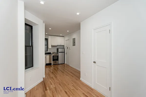 Rented by LC Lemle Real Estate Group | media 15