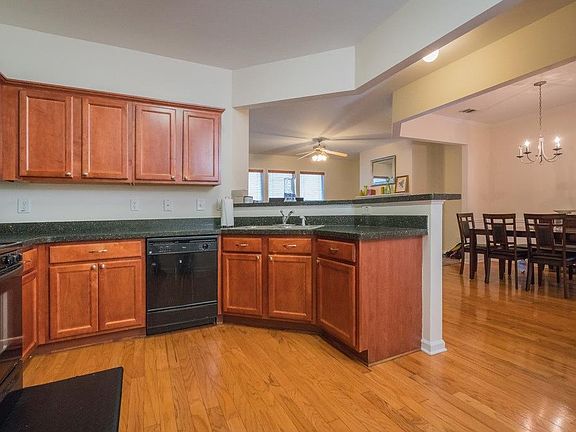 4th image of 1933 Lake Heights Cir NW