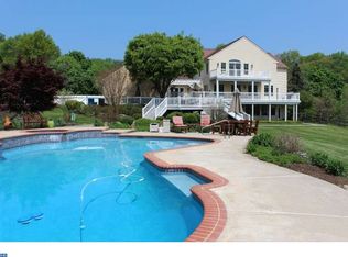 1022 Meadow Crest Dr, Phoenixville, PA 19460