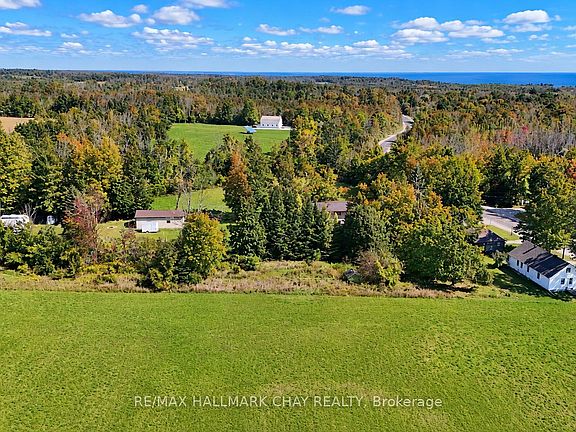 3rd image of 1402 Ridge Rd E