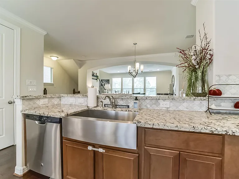 1517 Miles Oaks Pl — Photo 10