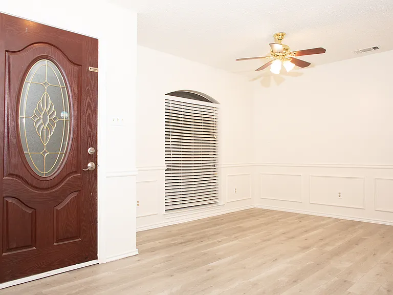 7960 Williams Ave — Photo 5