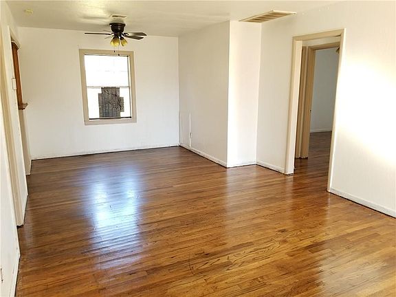 3rd image of 1113 SW 52nd St