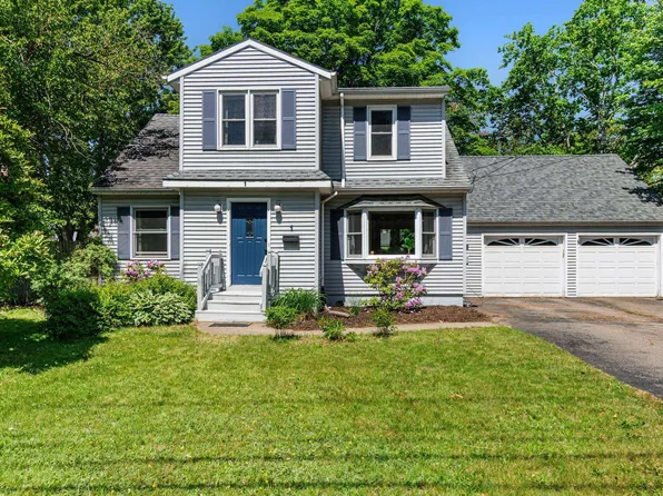 1 Hiawatha Avenue, Essex Junction, VT 05452