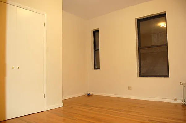 Rented by Stonecrest Realty | media 18
