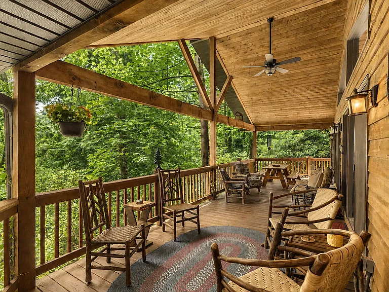 361 Wyanoak Rd — Photo 23