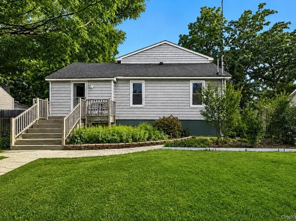 11 Jefferson Avenue, Wyandanch, NY 11798