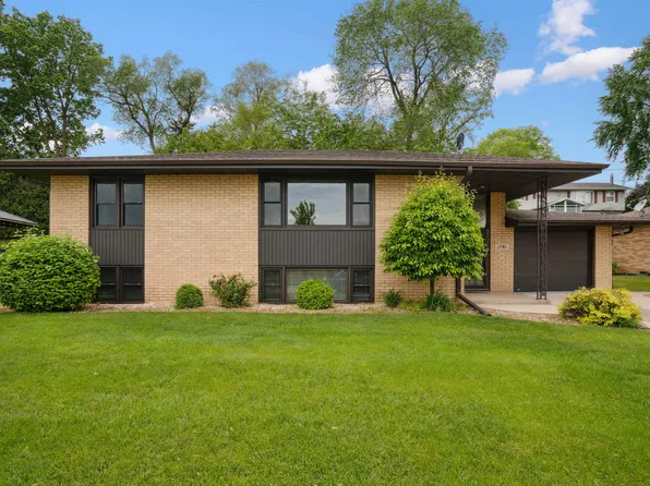 1791 Avalon Rd, Dubuque, IA 52001