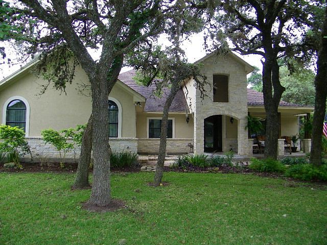 1st image of 425 Live Oak Dr