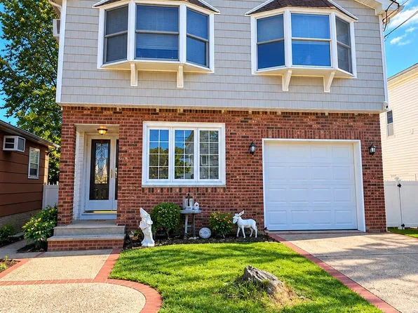 479 Bloomingdale Rd, Staten Island, NY 10309