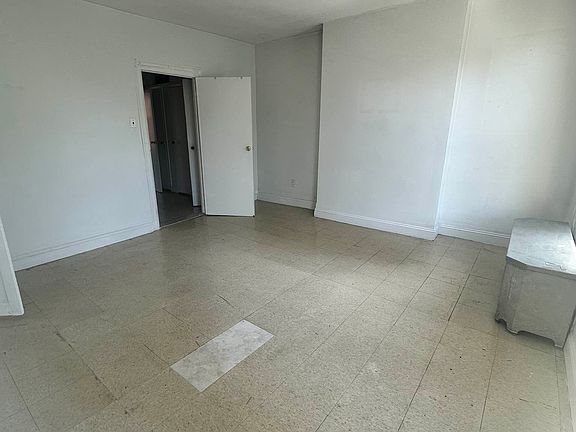 5th image of 110 Manhattan Ave #3A