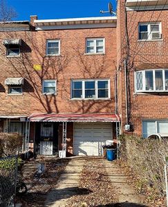 3807 Laconia Ave, Bronx, NY, 10469