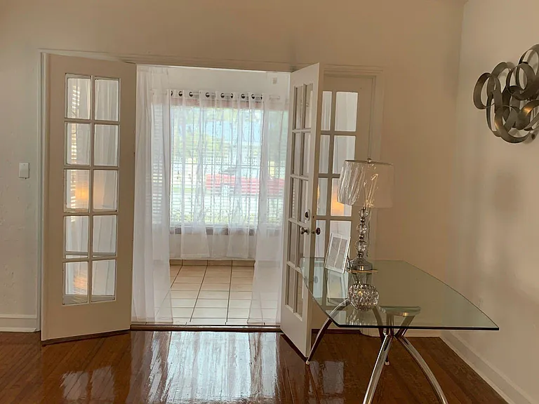 1292 SW 21st Ter — Photo 5