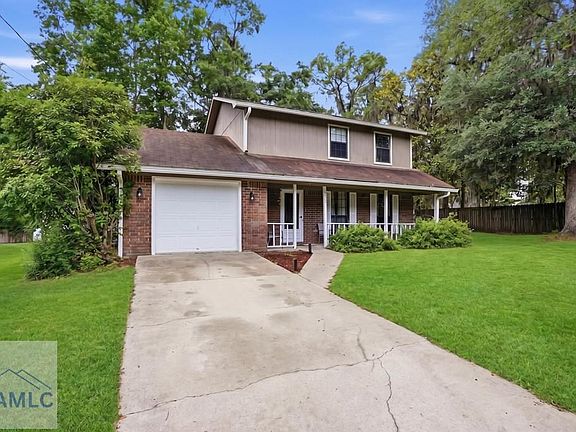 2nd image of 932 Primrose Ln
