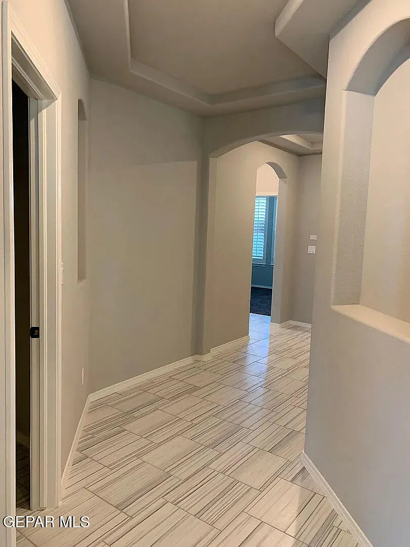 4 bed, 3.0 bath, 1817 sqft, $2,300 — Photo 3