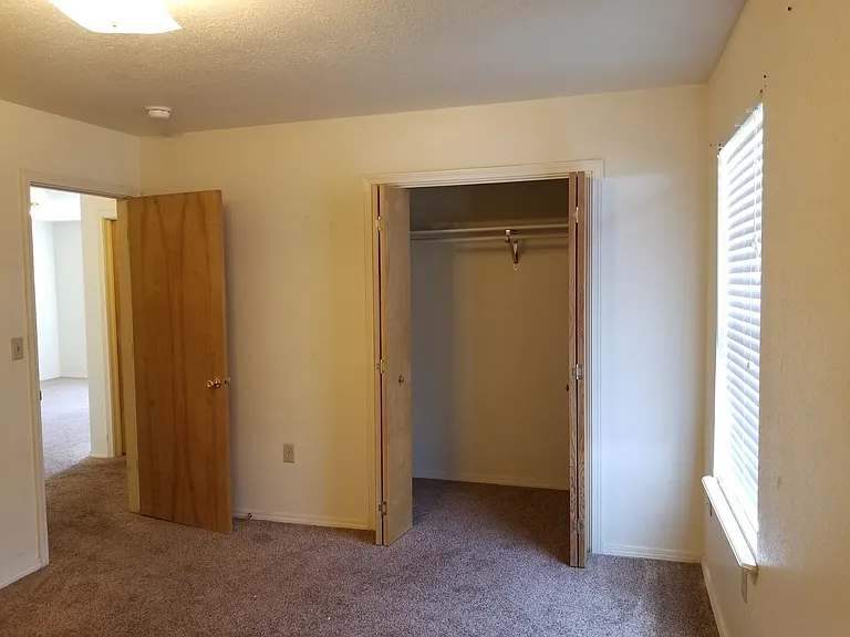 125 Townsgate Plz #B — Photo 5