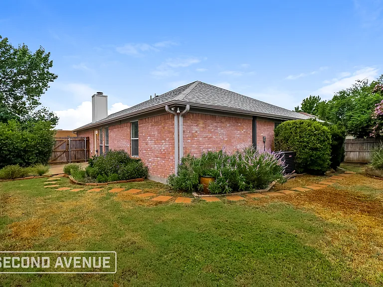 3704 Garden Springs Dr — Photo 18
