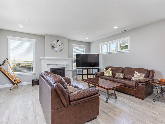 4th image of 4906 Smitty Dr