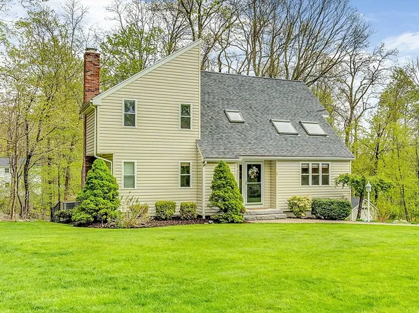5 Susan Dr, Hopkinton, MA 01748