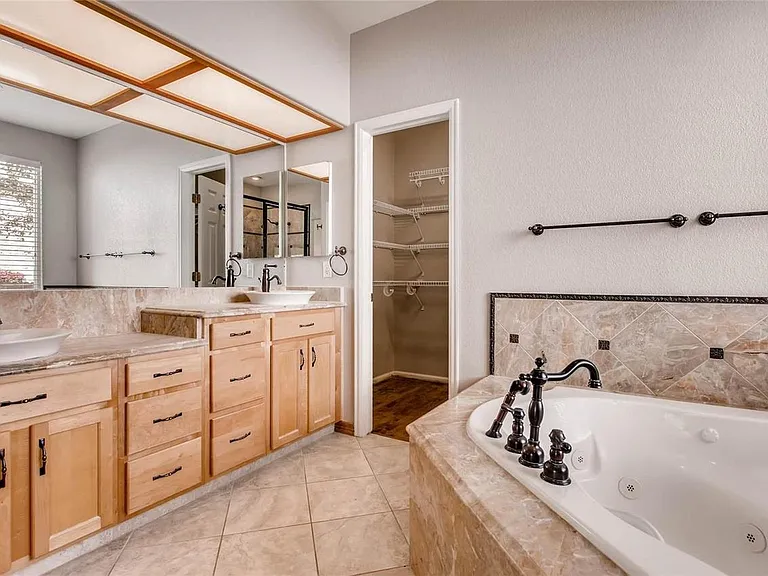 2466 W Sunset Dr — Photo 20