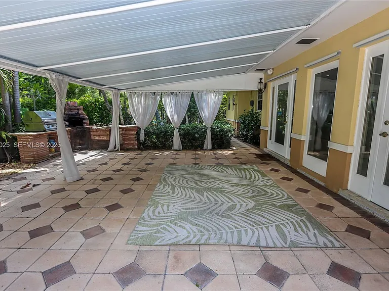 1030 Polk St — Photo 32