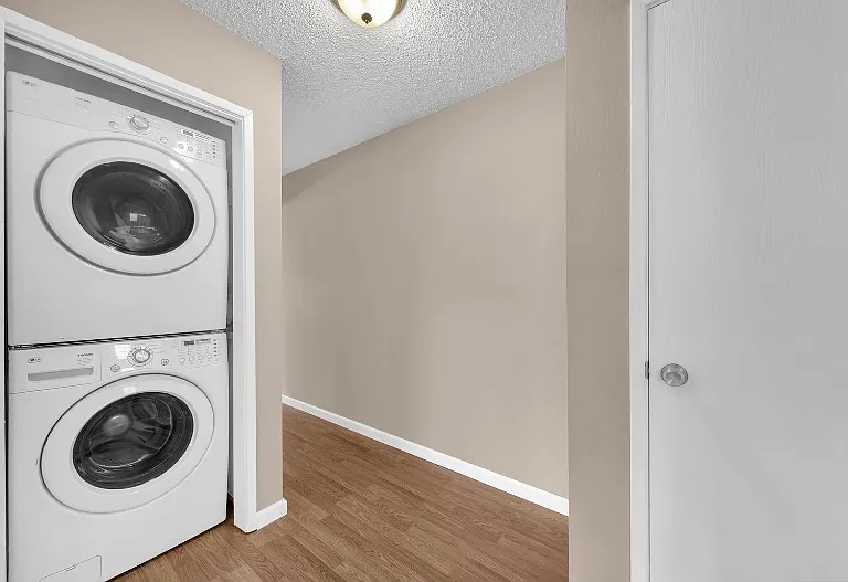 4951 Neil Cir #4 — Photo 3