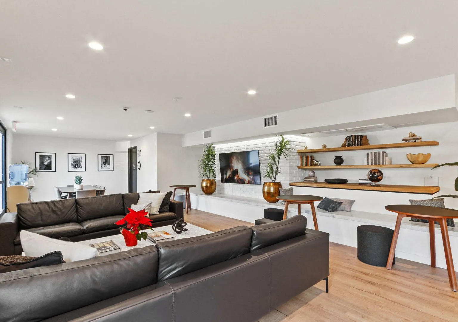 Sepulveda West Apartments — Photo 4